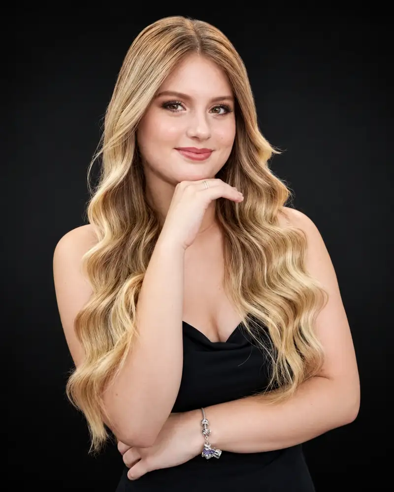 Balayage rubio con ondas, cliente de Ruiz & Gómez